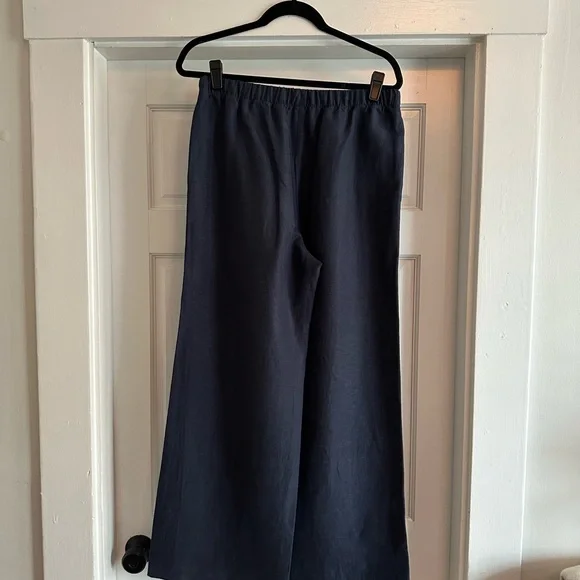 Aritzia Wide Leg Pants in Navy - Picture 2 of 2